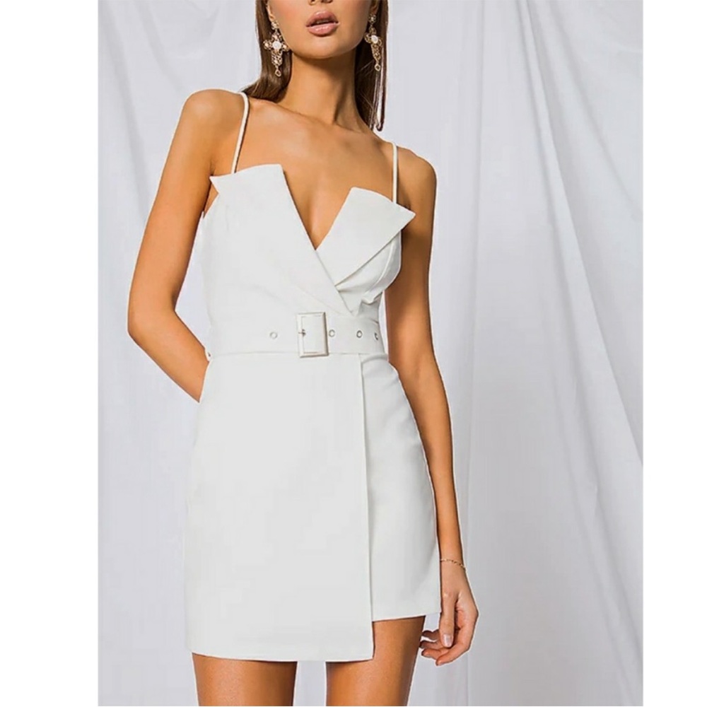 White Superdown REVOLVE Dress Small Belted